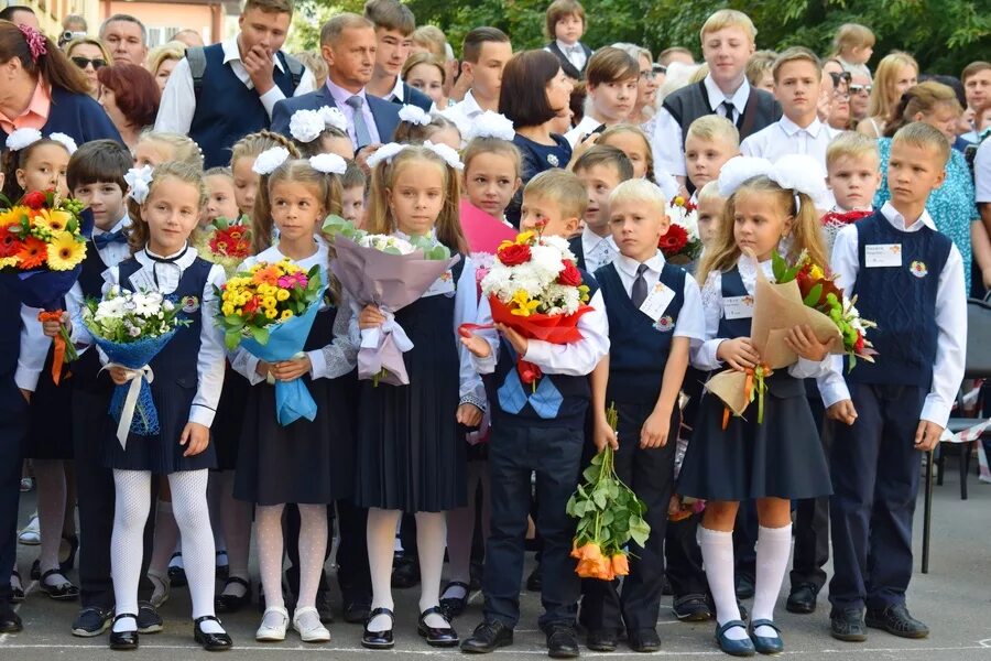 Номера школ в орле. Город Орел Овсянниковская школа. Школа номер 33 Орел. Школа 13 Орел. Школа 20 Орел.