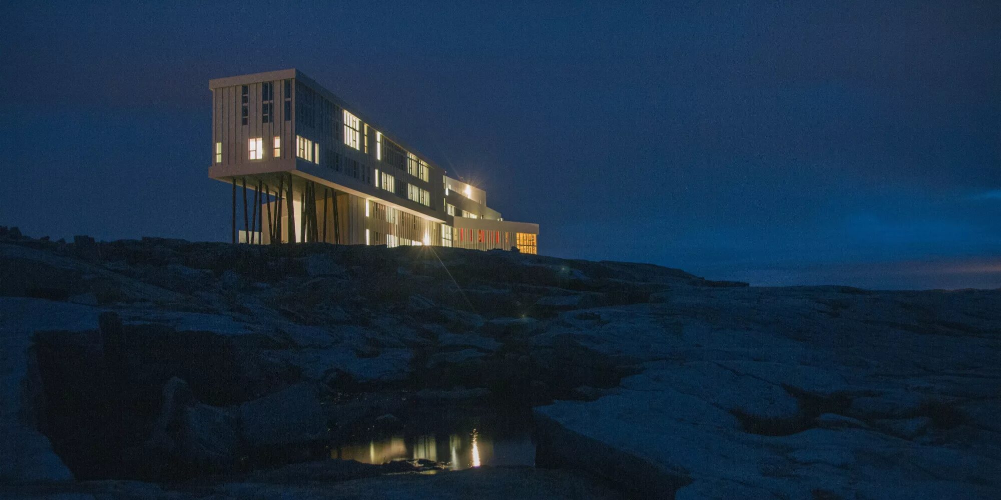 Island inn. «Fogo Island Inn», Канада. Fogo Island Inn, ньюфаундленд, Канада:. Отель Фого Айленд. 3. Отель на острове Фого в Канаде.