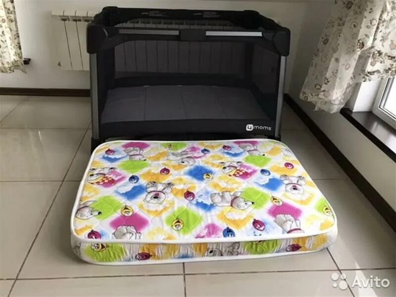 Матрас в манеж квадратный 94х94. Детский матрас манеж. Детский складной матрас. Детский матрас манеж. Матрас traumeland travel bed.