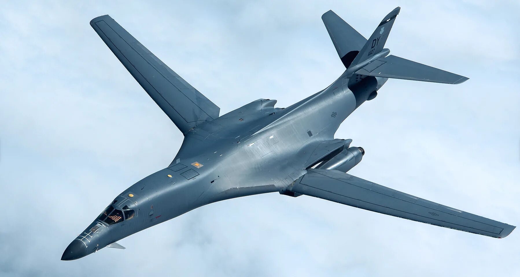 B1b бомбардировщик. Rockwell b-1 Lancer. Rockwell b-1b Lancer. B1 Lancer. Rockwell b-1 Lancer самолёты США.