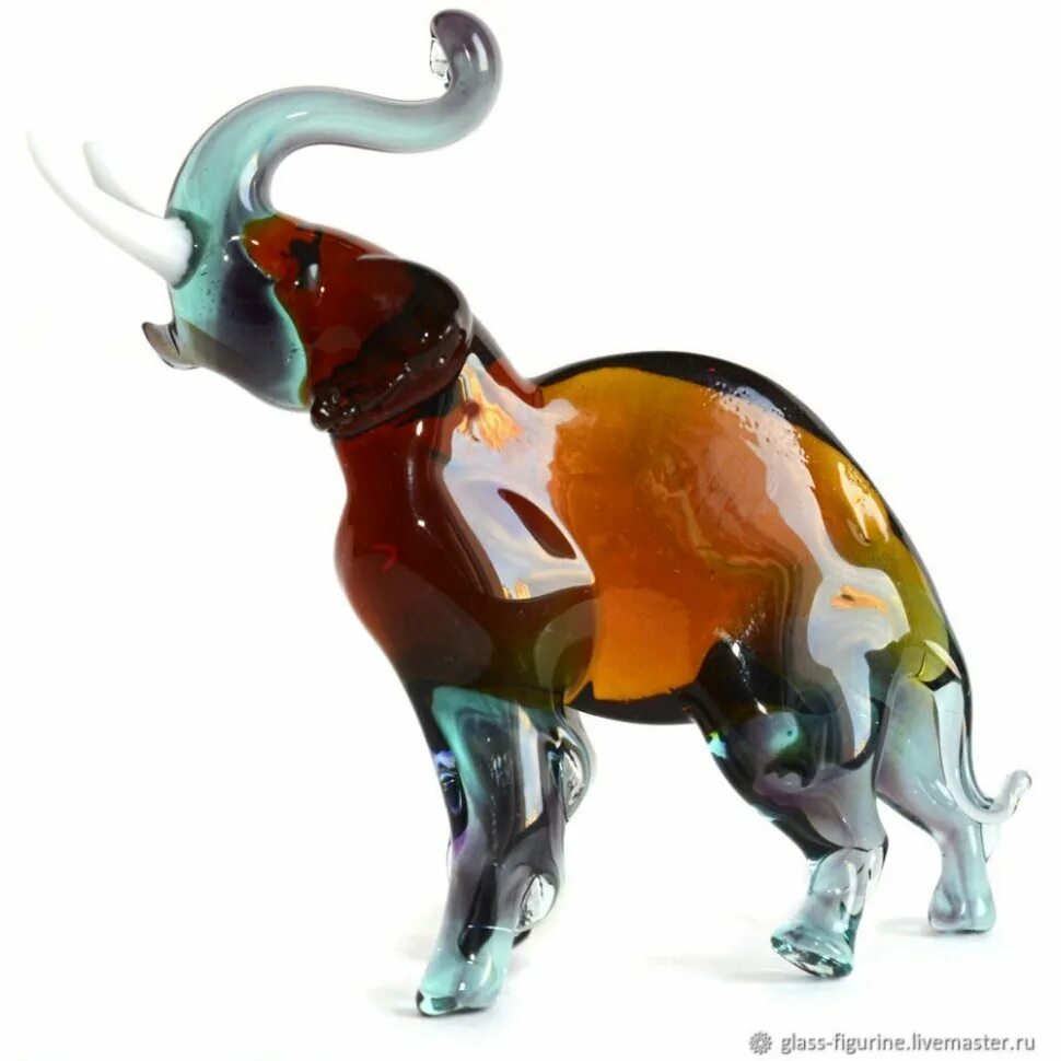 Фигурки животных из цветного стекла. Стеклянные фигурки коровы. Стеклянные фигурки животных. Стеклянные фигурки животных прозрачные. Маленькие стеклянные фигурки животных.