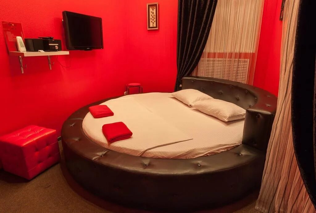 Треффен отель Арбат. Love Hotel Киров. KFD jntkm rbhjd. Треффен отель белорусская. Лов киров