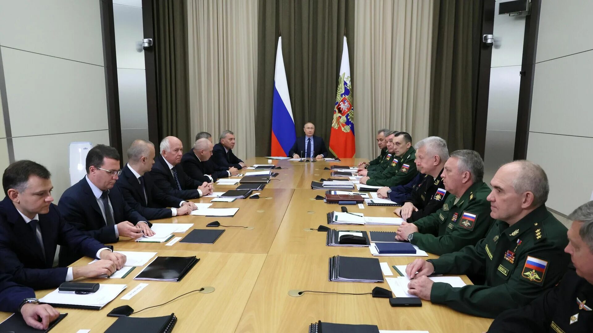 Военное безопасность рф экономическая. Совещание Путина. Заседание Министерства обороны.
