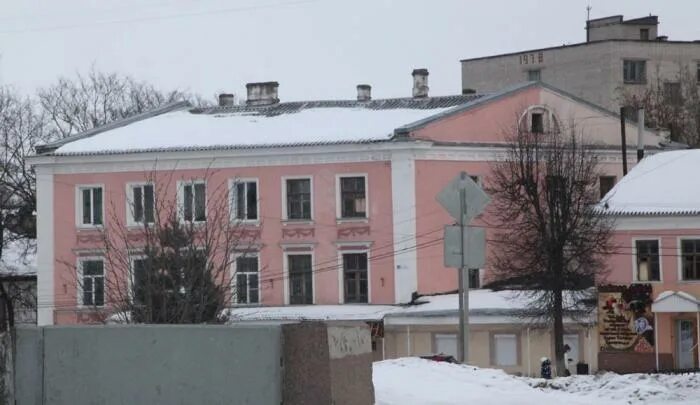 Пл коммуны. Сквер коммуны. Архитектурный комплекс площади коммуны ржев. Суворовская площадь москва. Пл коммуны.