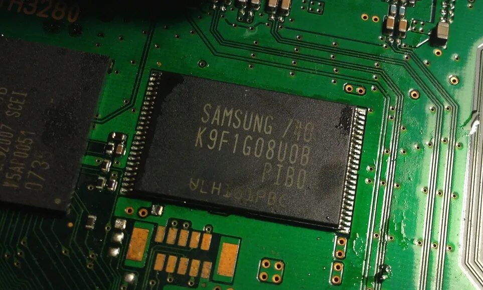 Микросхема самсунг. K9k8g08u0a-pib0. Samsung k9f1g08u0d. Samsung k4b4g1646b микросхема памяти. Микросхема Samsung k9lag08u0a.