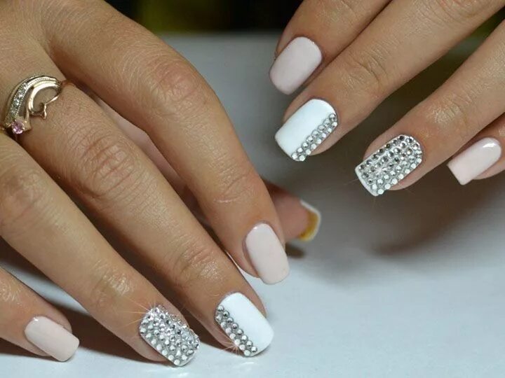 Matte Custom Fake Nails Craft White Decorative Luxury Nails Stiletto Rhinestones