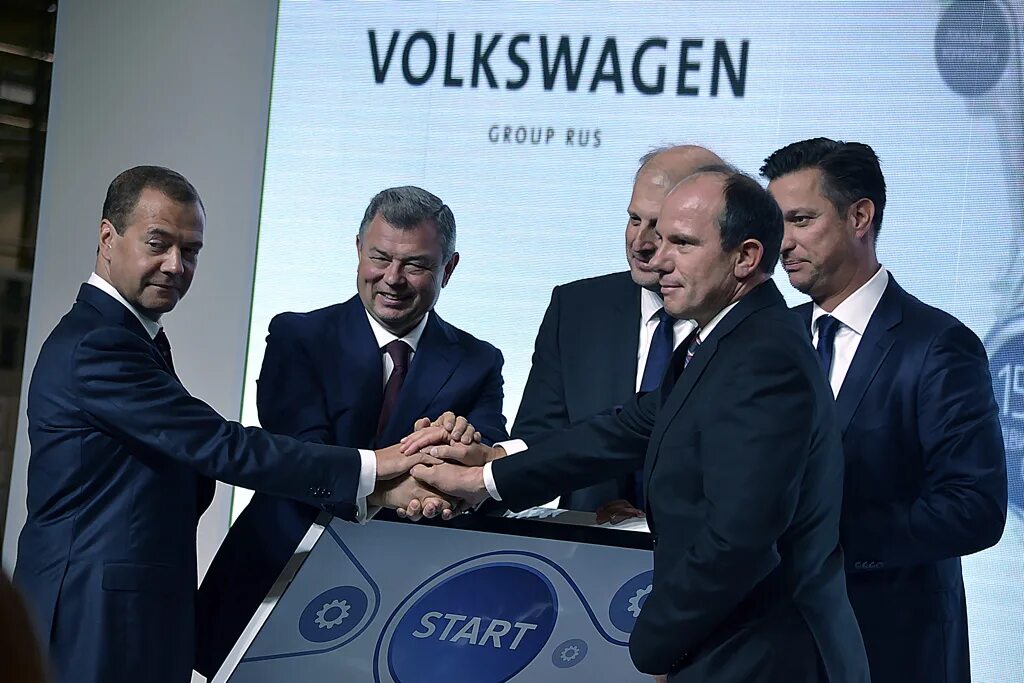 Volkswagen групп. Фольксваген груп рус. Руководитель Фольксваген групп рус. Фольксваген груп рус Калуга. Руководители завода Фольксваген.