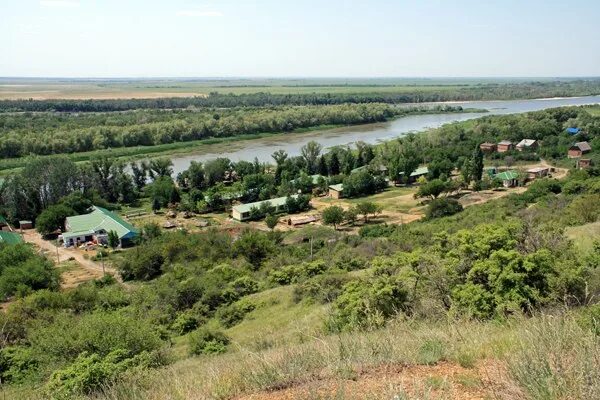 Пухляковка затерянный. Хутор Пухляковский Ростовская область. Затерянный мир Хутор Пухляковский. Хутор Пухляковский достопримечательности. Затерянный мир в Пухляковке Ростовской области.