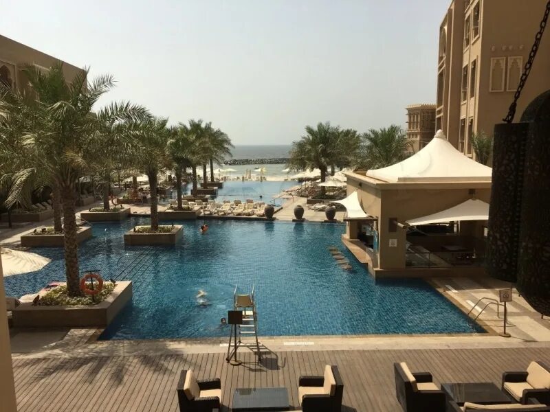 Отель Sheraton Sharjah Beach Resort Spa 5. Шератон сарай Шарджа. Шарджа Sheraton Sharjah. Отель Шератон Дубай Шарджа. Шератон спа шарджа