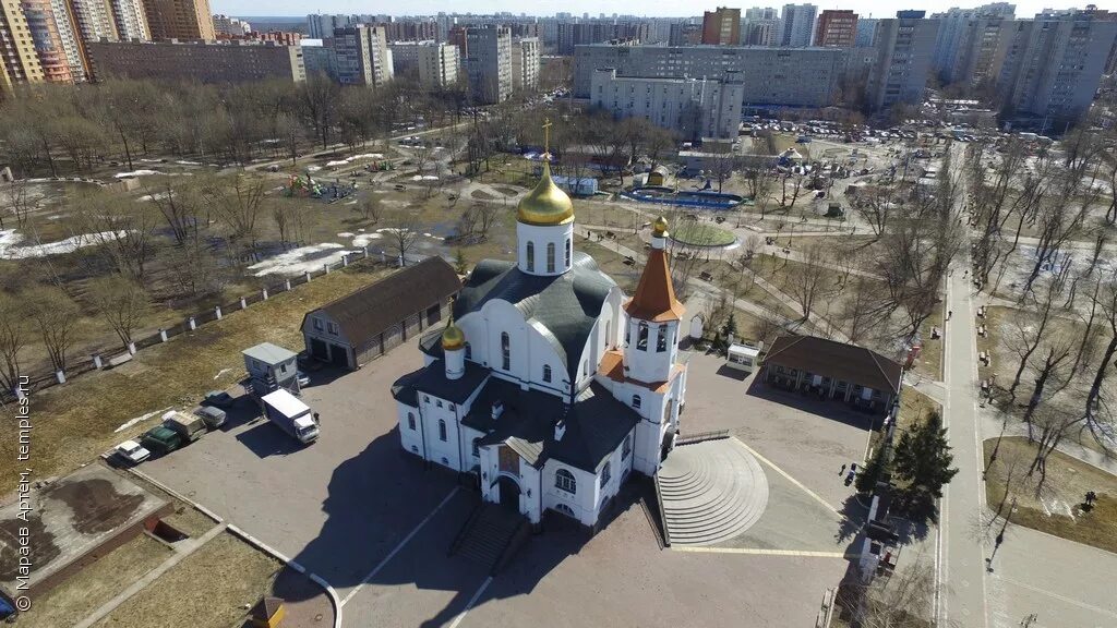 Храм казанской иконы божией матери в реутове. Храм в Реутово Казанской. Троицкий храм Реутов. Церковь Казанской иконы Божией матери Реутов. Казанская Церковь (Реутов).