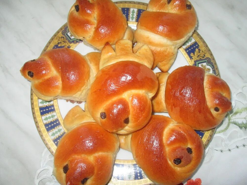 старинный весенний праздник сороки. булочки в виде птичек. народный праздник сороки жаворонки 22. благовещение традиции пекли жаворонков. жаворонки на 40 мучеников севастийских.