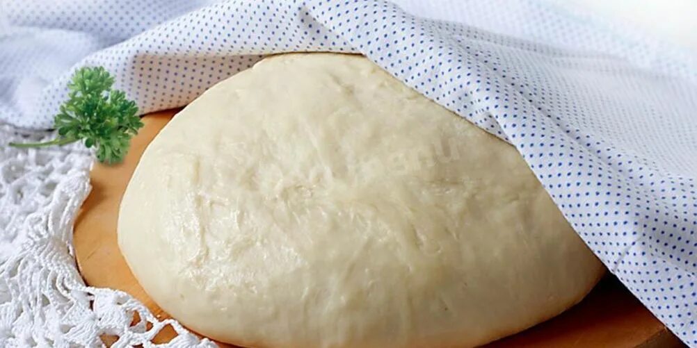 Палка для раскатки теста. Тесто сам. Тесто для пиццы на свежих дрожжах. Дрожжевое тесто для пирожков с живыми дрожжами на кефире. Замес дрожжевого теста.