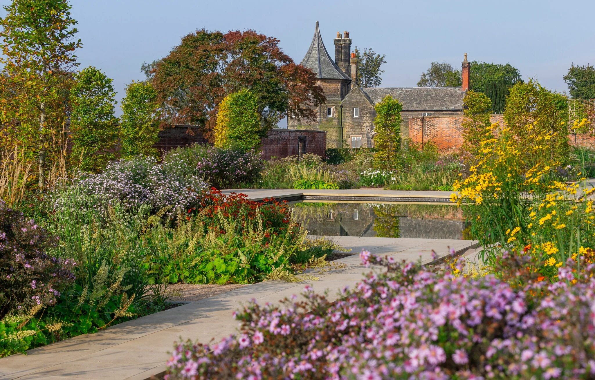 Домик ботанический сад. Огородничество в сша. Сад во дворце. Версаль альпийская горка франция. Михайловский сад сады и парки санкт-петербурга.