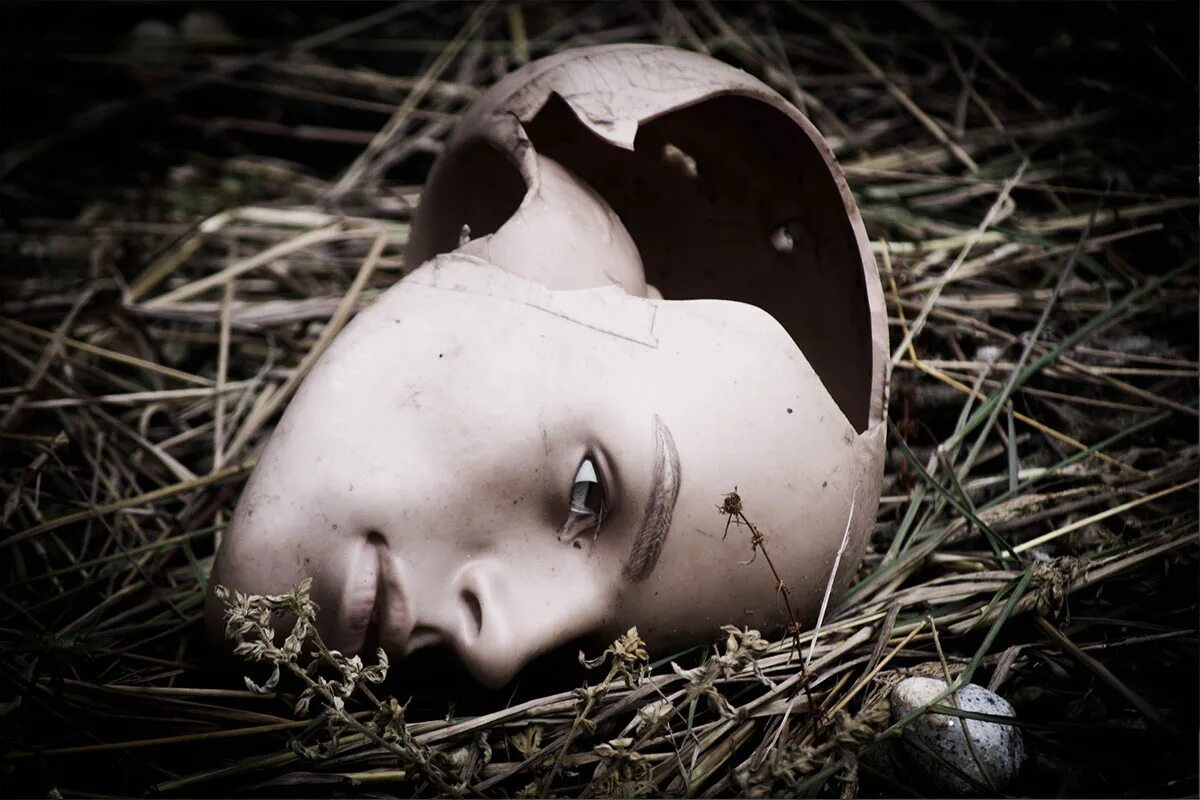 Башку сломаю. Ломаешь голову над подарком. Башку сломаю. Джино мартино человек-наковальня. Человек ломает голову.