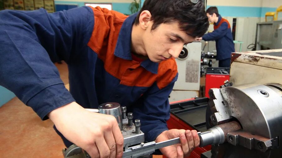 Основы токаря. Станочник фрезеровщик. Обучение токарному делу. Токарное дело для начинающих по металлу. Профессия токарь.