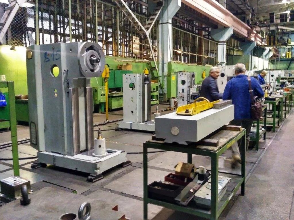 мрк литейный цех. станок на заводе. станок fss450mr станкогомель. станкостроительный саста. новосибирский станкостроительный завод.