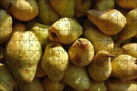 Большая груша фрукт