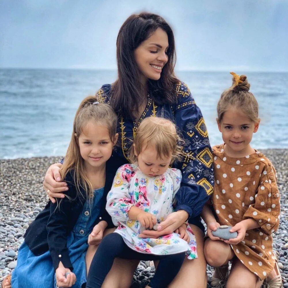 Карина палецких. Как зовут детей карины. Карина жук. Как зовут детей карины. Иликова карина детск5ое фото.