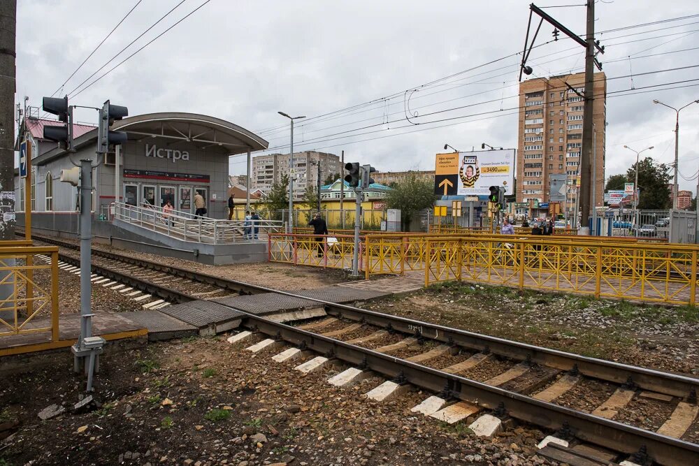 жд станция товарный двор екатеринбург. станция истра платформа. жд станция митьково. граффити тучков переулок. черный двор на какой платформе.
