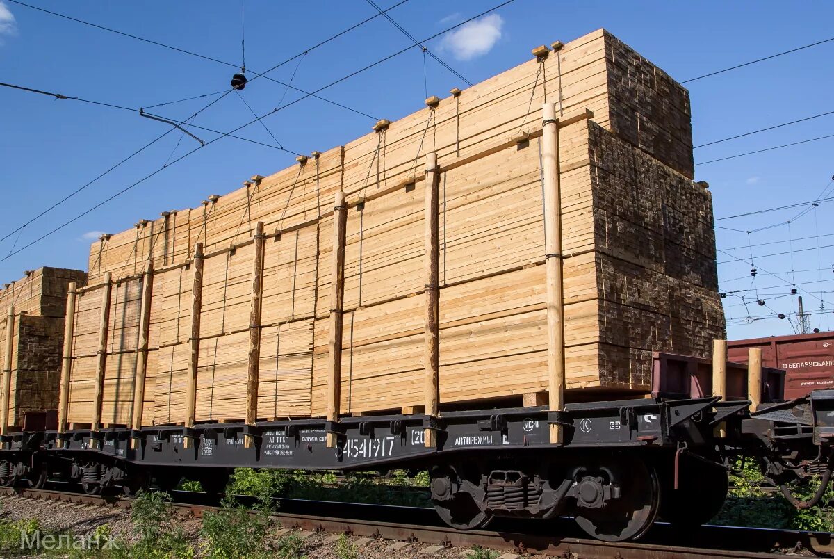 Бревно вагон ржд пиломатериалы полувагон. Платформа доски. Мту погрузки жд вагонов пиломатериалом. Терраса платформа. Мту платформа 13-6895 погрузка пиломатериала.