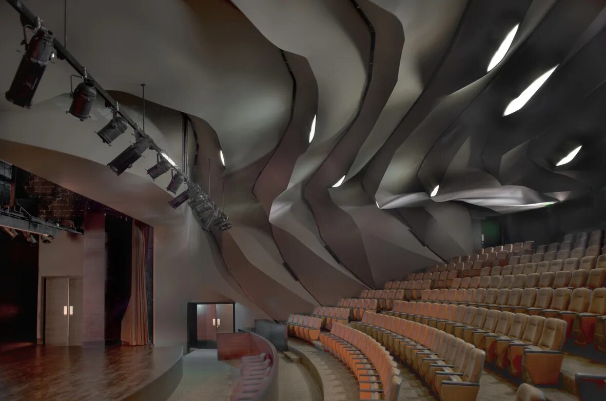 Театр стиля. Театр модерн зал зрительный. театр модерн фойе. интерьер современного театра. интерьер концертного зала современный.