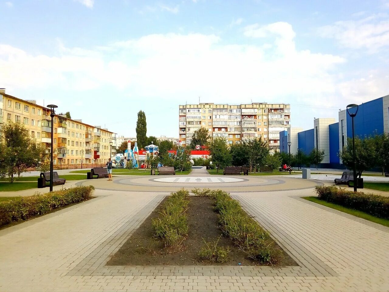 Черноземье старый оскол. Сквер старый Оскол. Старый Оскол Белгородская область. Сквер лунный старый Оскол. Город Белгород старый Оскол.