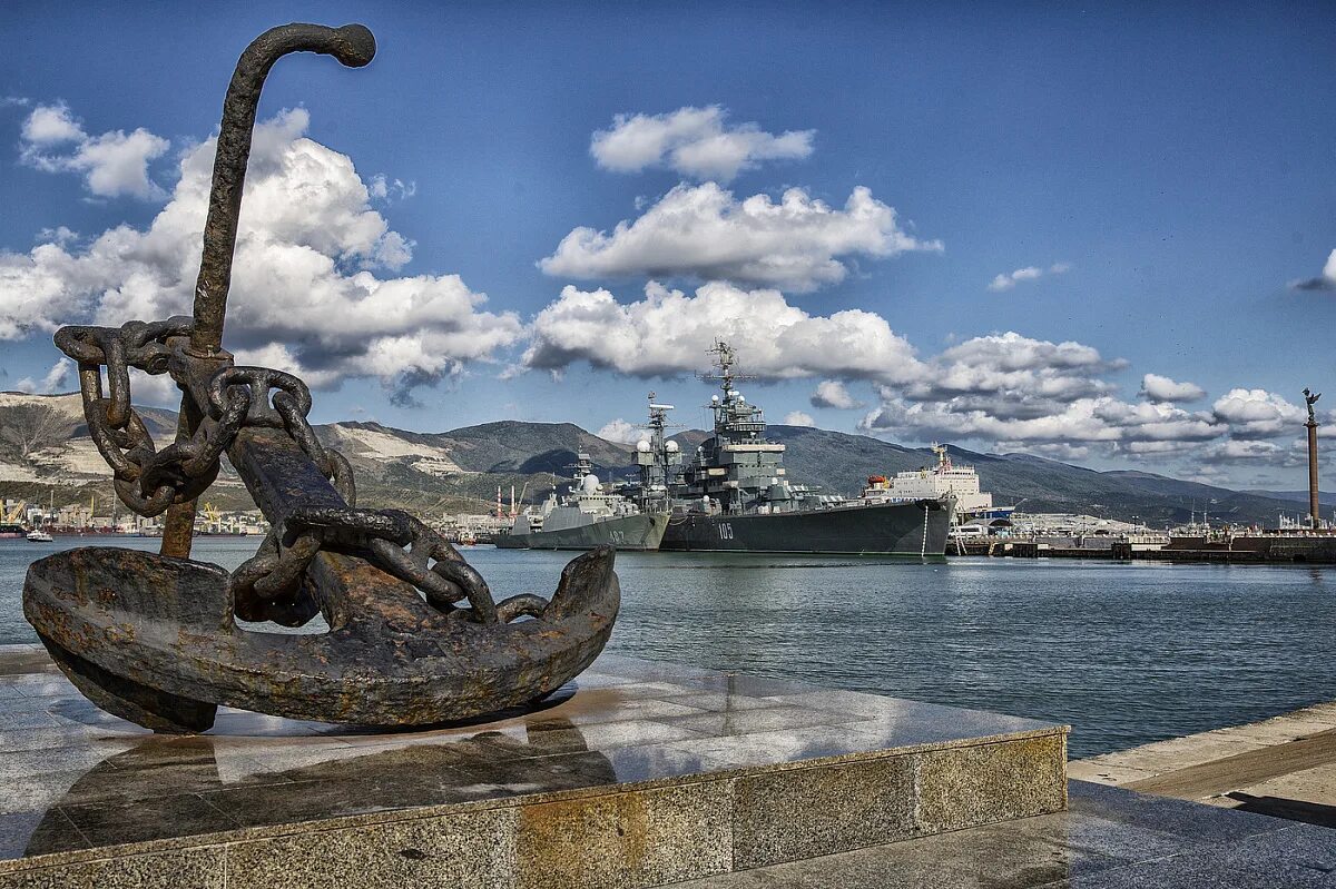 Сайт новороссийск краснодарский край. Море Новороссийск Novorossiysk достопримечательности. Новороссийск достопримечательности примечательности. Новороссийск достромечательности. Новороссийск набережная.