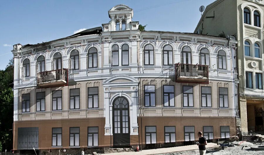 Собственник здания 10