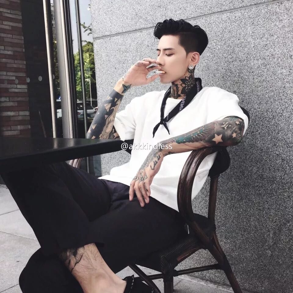 Xiu safe. Xiu akay модель. xiu akay модель рост. xiu akay модель 2025. @kimjisung kijikush.