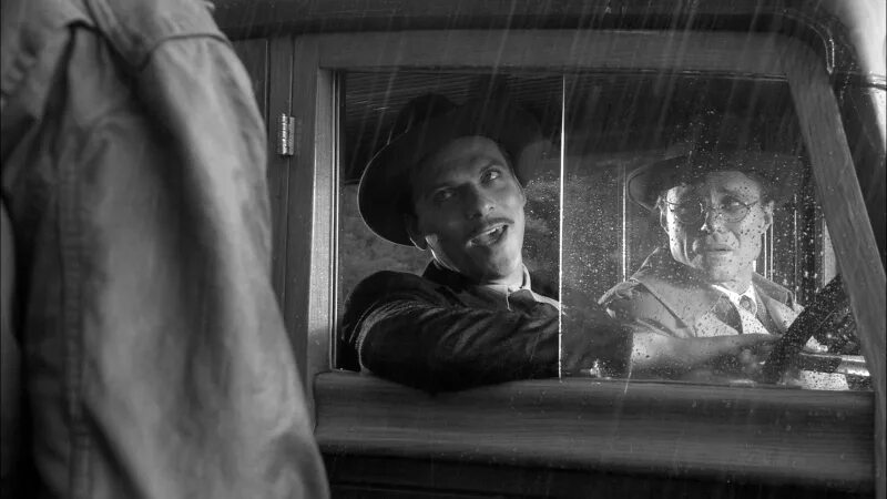 Шепчущий во тьме 2011. Шепчущий во тьме фильм. Шепчущий во тьме. Шепчущий во тьме лавкрафт фильм. Шепчущий во тьме.