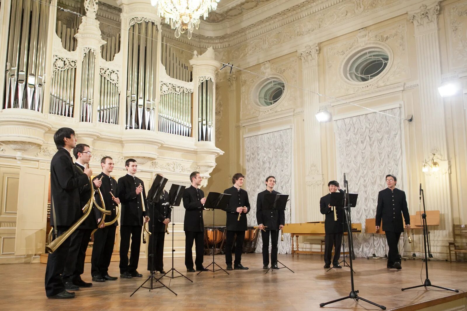 Большой зал московской консерватории им. И. И. П. Зал московской консерватории имени чайковского.