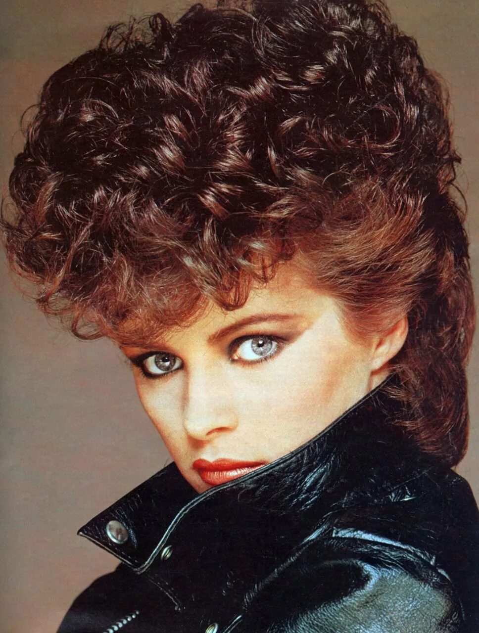 Sheena easton 1981. Lisa hartman. Mullet 80s. Стрижки 80е калифорния. Женская стрижка 80 90 годов фото.