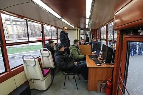 Вышел из трамвая