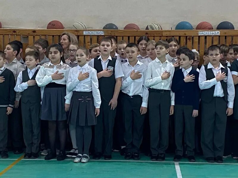 Лаборантские в школе отделка. 10 школа вологда. Гимназия 4 пермь. Школа 10 россошь. Школа номер 10 минск.