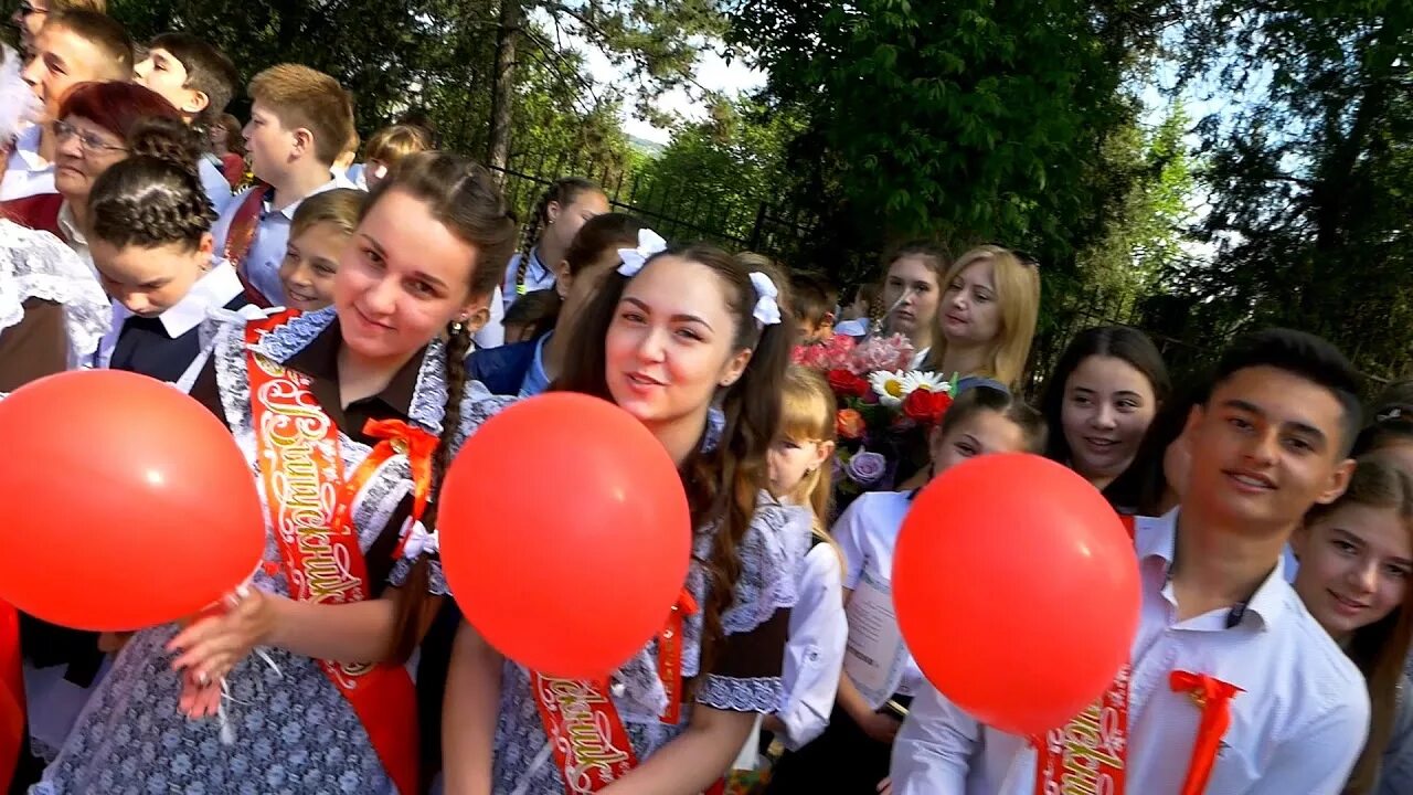 Бахчисарай. Школа в бахчисарае сош 1 школа. 4 школа бахчисарай. Школа в бахчисарае сош 1 школа. Школа гимназия в бахчисарае.