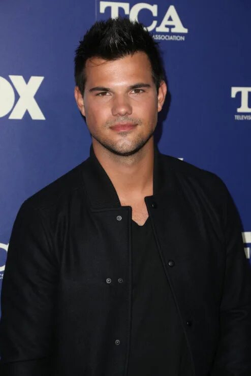 тейлор лотнер сейчас. тейлор сейчас. тейлор лотнер толстый. тейлор сейчас. тейлор лотнер 2021.