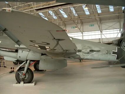 Самолет 210