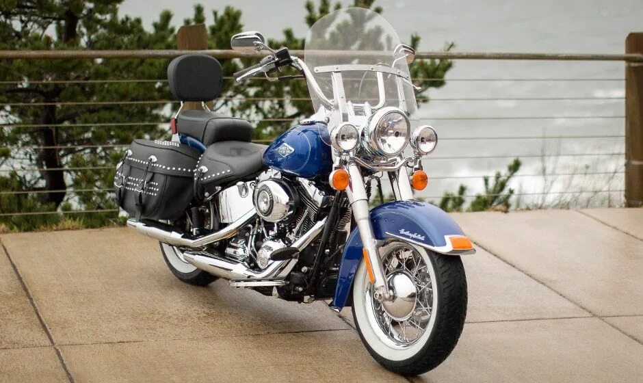 Harley heritage classic. Классические мотоциклы харлей дэвидсон. Харлей дэвидсон херитейдж софтейл классик. Харлей херитейдж 2022. Harley heritage classic.