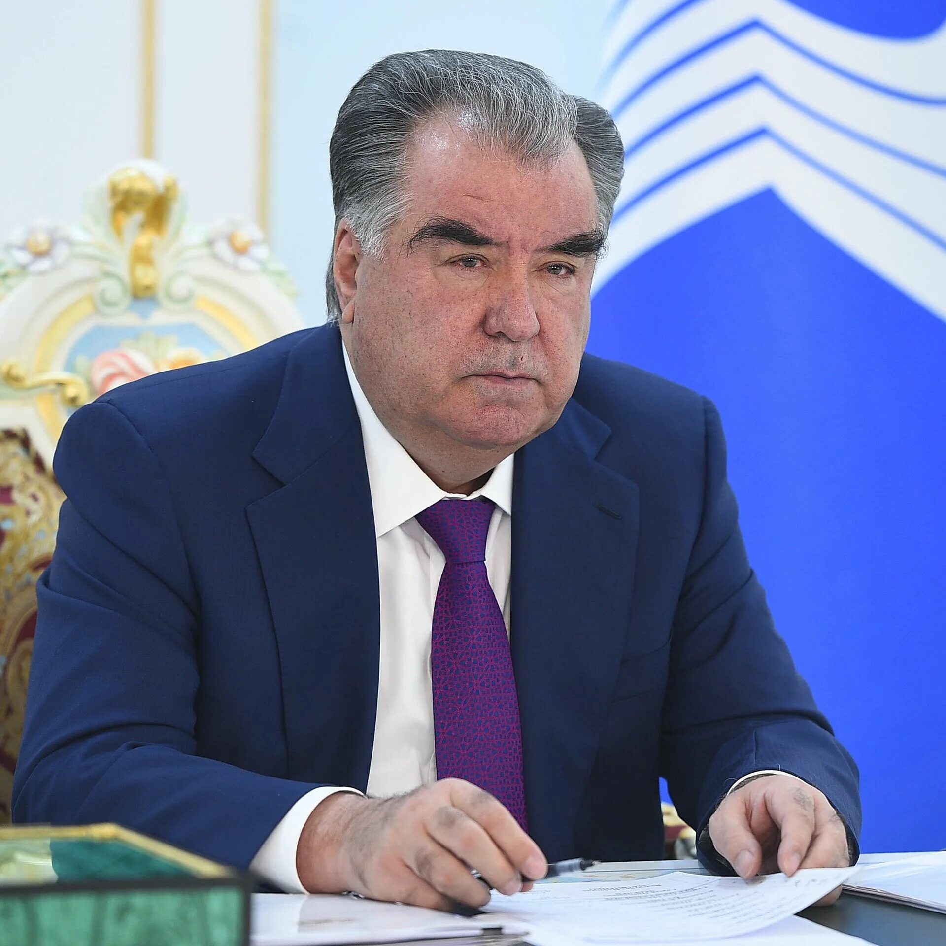 Рахмон набиевич набиев. Эмомали рахмон 1990г. таджикистан рахмон набиев.