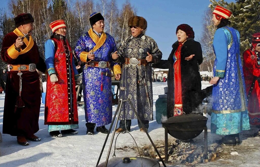 Бурятские традиции. Традиции бурятского народа Сагаалган. Национальный костюм бурятов Забайкалья. Национальный праздник бурятов Сагаалган. Национальные бурятские праздники. Сагаалган.