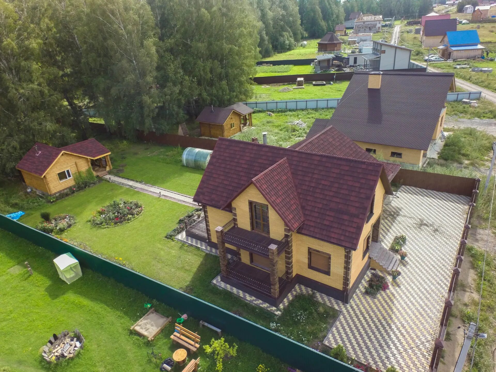 Как быстрее продать участок с домом. Планировка 7 соток. участок с домом и баней. расположение бани на участке. планировка участка с домом.