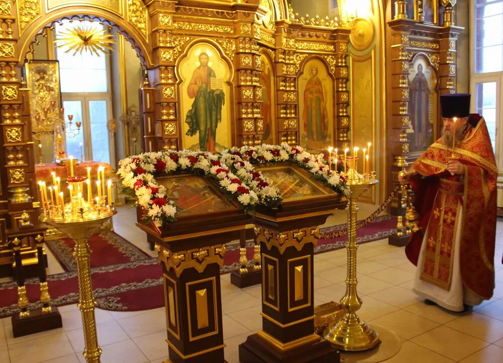 Храм великомученицы екатерины рязань расписание богослужений. Церковь екатерины великомученицы, киров. Екатерининский храм киров. Расписание служб в екатерининском храме. Екатерининский храм киров расписание.