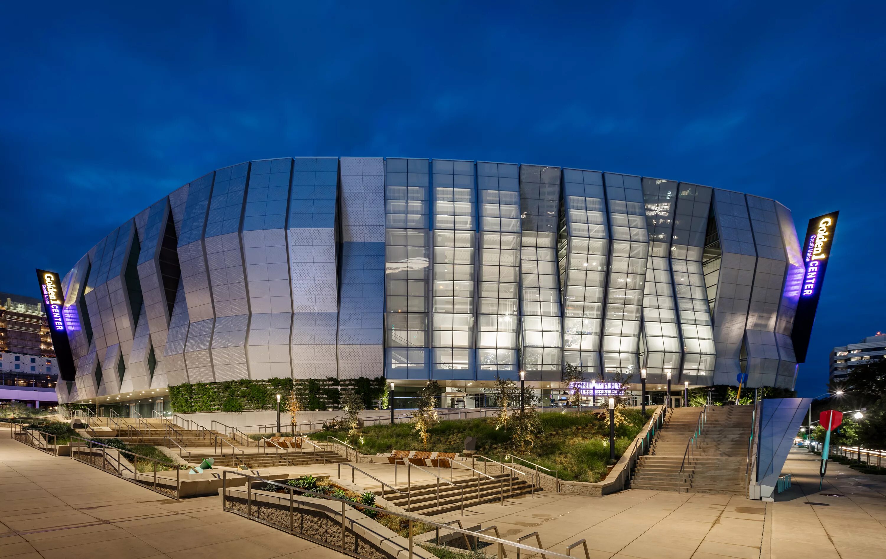 Голден центр. Голден 1-центр. sport arena exterior. golden one center. it center exterior.