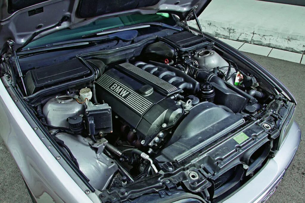 Двигателя бмв е39 м52. Bmw e39 4.4 мотор. мотор бмв е39 520 2,2. мотор бмв е39 2.5. бмв 520 i е39 двигатель 2.0.