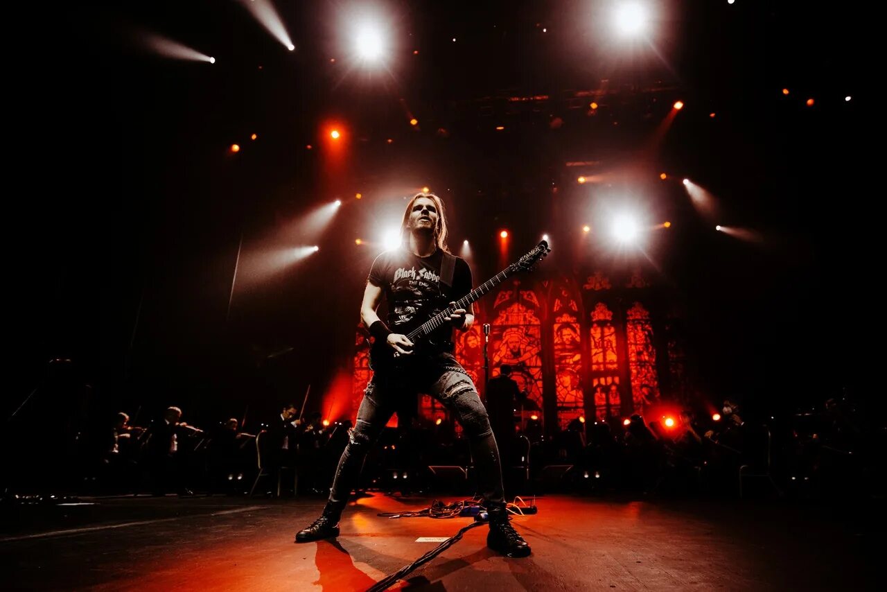 Концерт металлика с симфоническим оркестром. Группа металика show tribute. M show. Игорь серебренников рок клуб. Metallica show s&m с симфоническим оркестром.