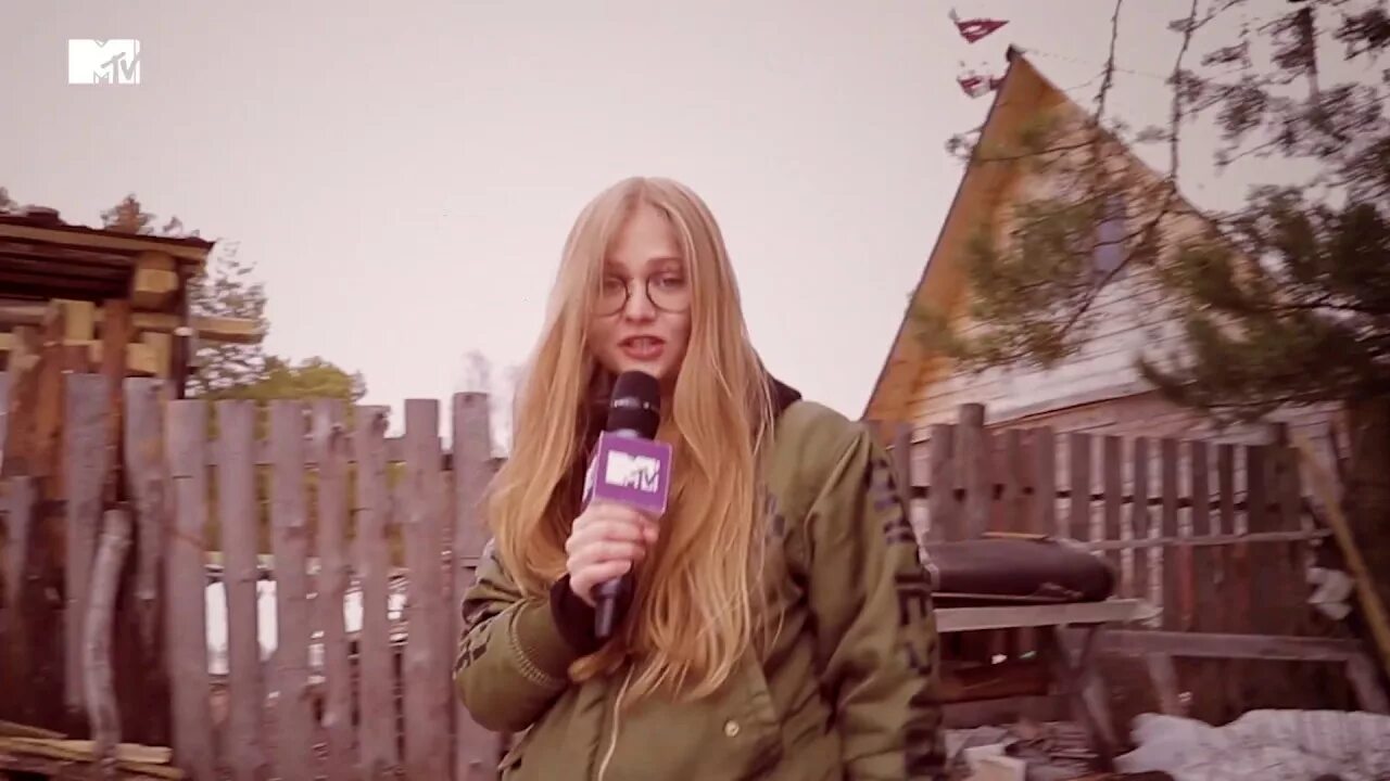 Поля из деревки. Полина из деревни. блоггер поля из деревки. поля из деревки мтв. девочка с деревни блоггер.