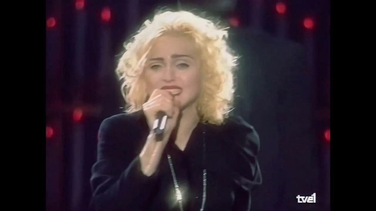 Live blonde. Madonna Act of Contrition. Madonna - like a Prayer - Live in Paris 1990. Madonna like a Prayer Video.