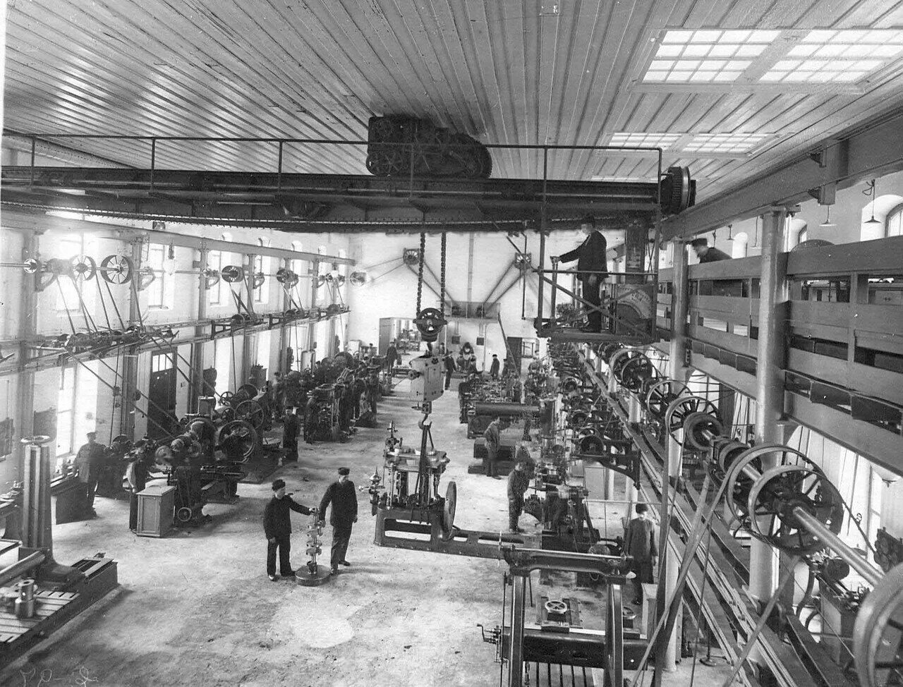 мануфактуры 19 века в россии. 19 века. ткацкий фабрики в англии 18 века. текстильная прохоровская мануфактура в москве 19 век. ткацкая мануфактура 18 века в россии.