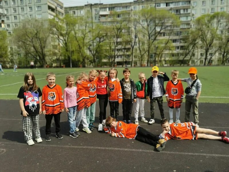 Школа 77 хабаровск. Школа 24 хабаровск стадион. Школа 77 екатеринбург. 77 школа хабаровск. Школа 77 сочи лоо.