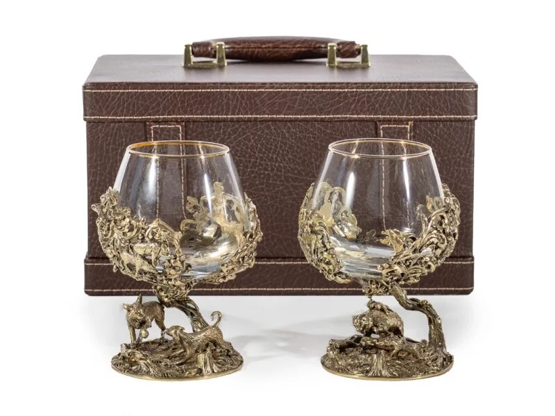 Подарочные бокалы для вина. Подарочные наборы фужеры. Бокал для коньяка охота на лося. Набор бокалов для вина. Бокалы версаче богемия.